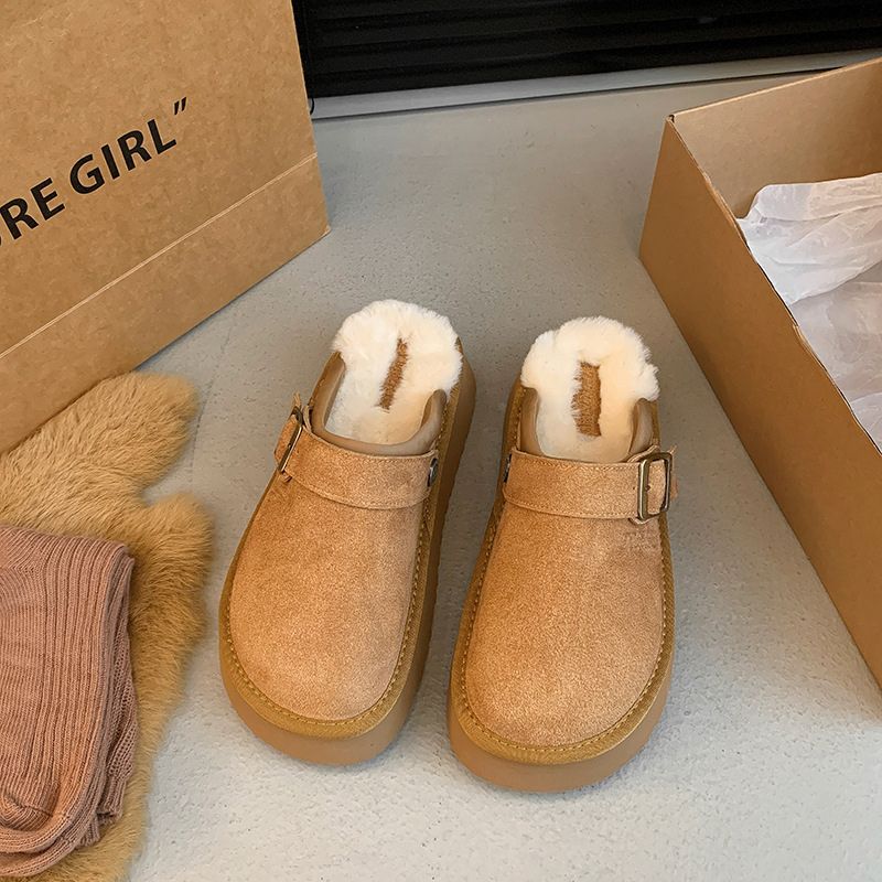 Cozy Winter Slip-Ons - Plush Lining